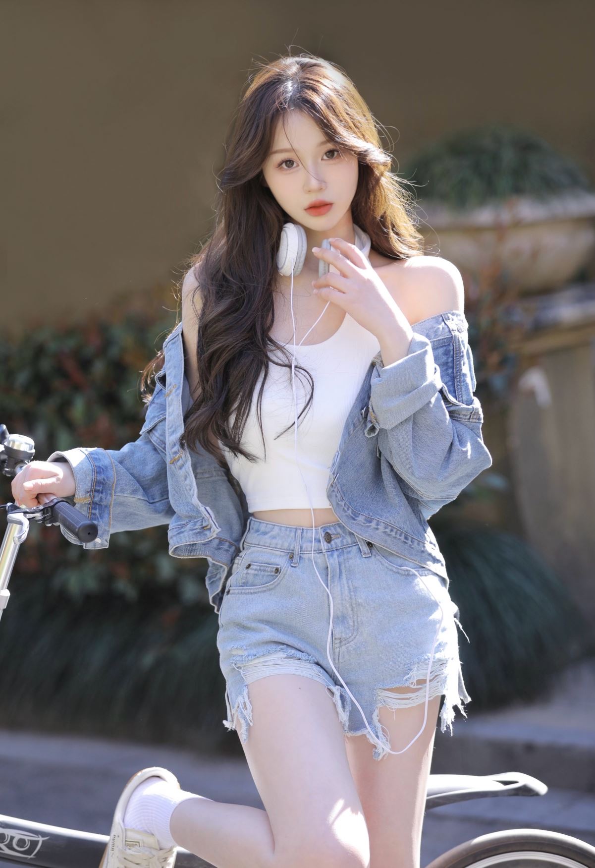 牛仔套装可爱美女4k手机壁纸