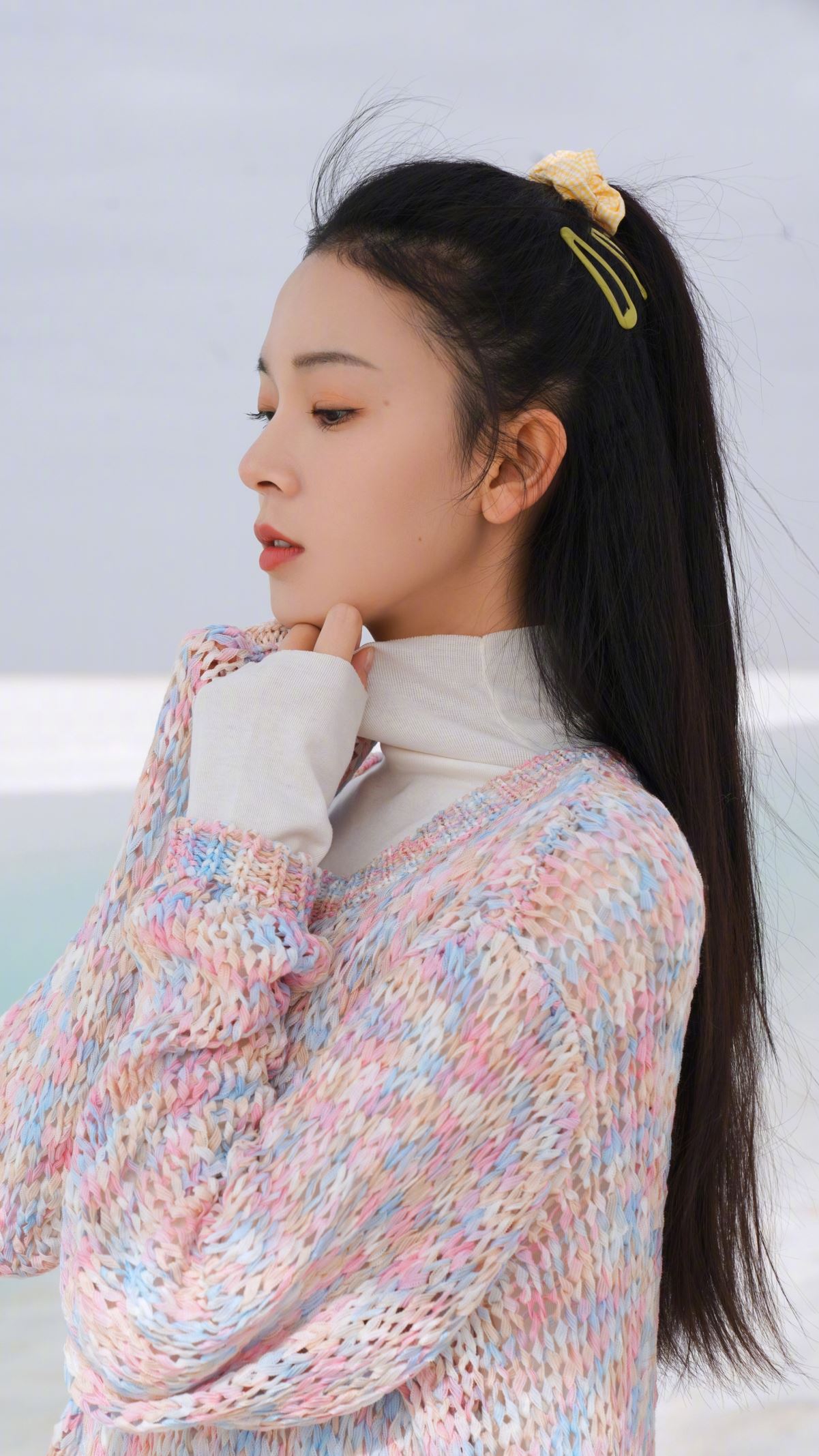 海边长发美女陈瑶 小清新4k高清手机壁纸2160x3840